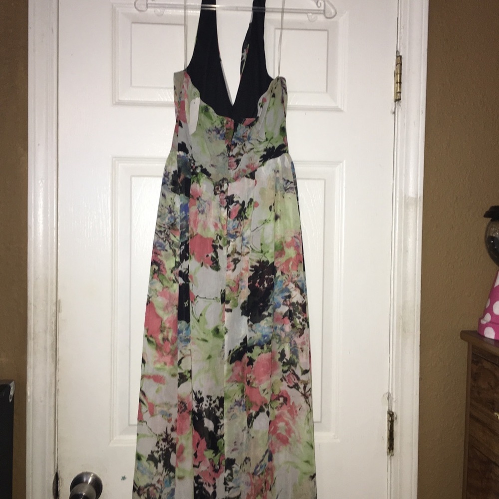 Floral high low maxi dressโ ๐ - Picture 4 of 5